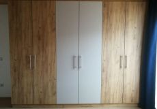 Kleiderschrank